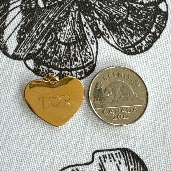 Engraved Gold Plated Heart Charm T&R - Picture 4 of 4